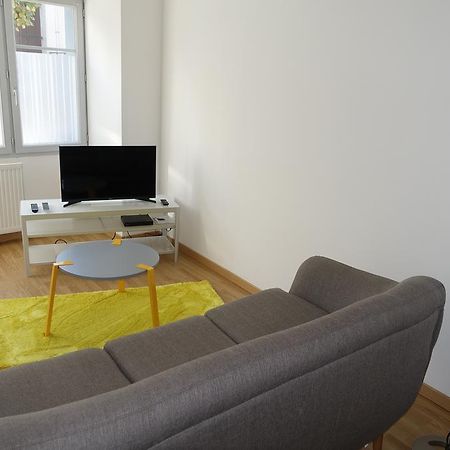 Le 4 Appartamento Saint-Junien Esterno foto